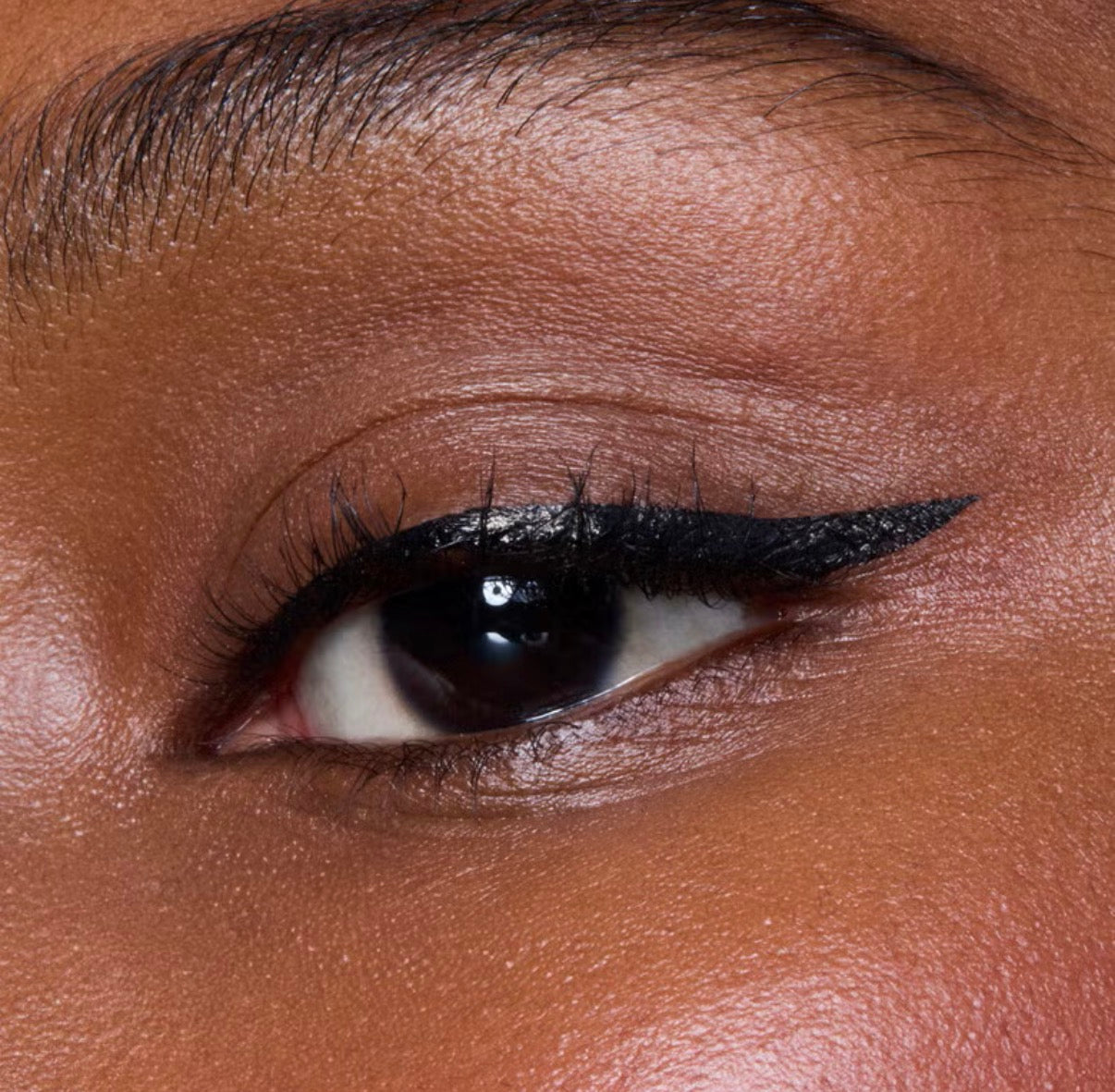 e.l.f. H2O Proof Eyeliner Pen – Delineador Líquido Waterproof